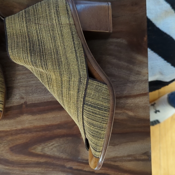 Woman's heals, size 9 - Picture 5 of 6